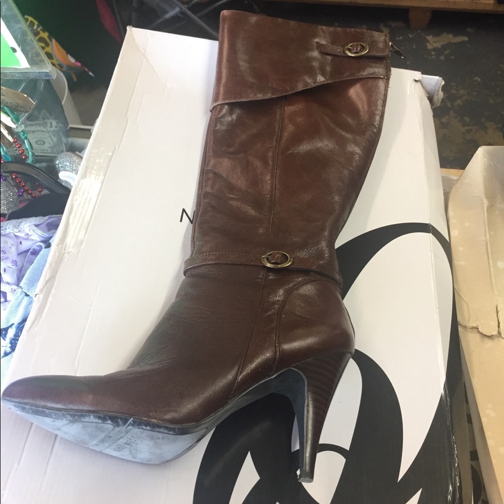 Nine West brown boots size 9 1/2M zip in back